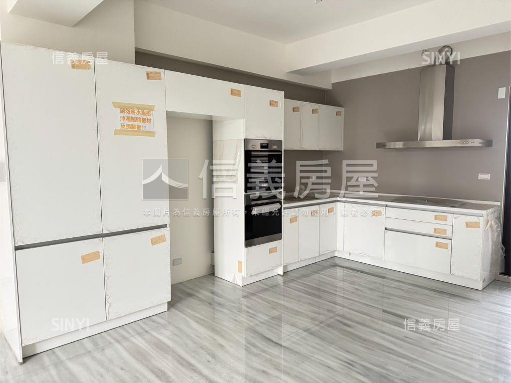 九份子稻城亞丁房屋室內格局與周邊環境