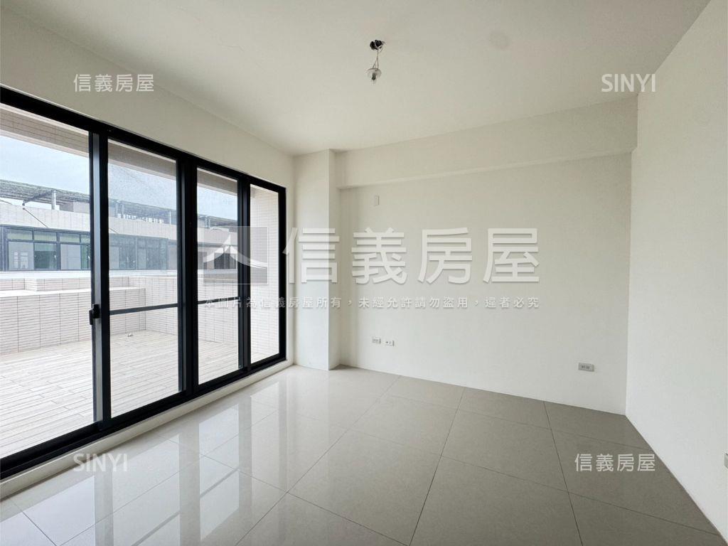 九份子稻城亞丁房屋室內格局與周邊環境