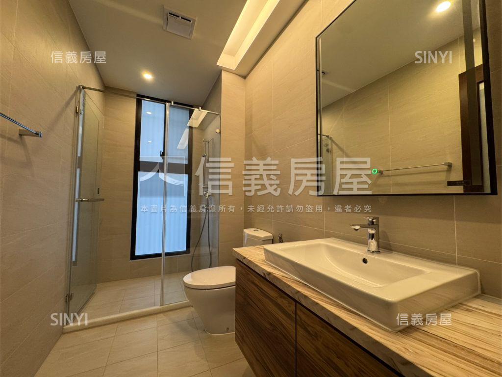 九份子稻城亞丁房屋室內格局與周邊環境