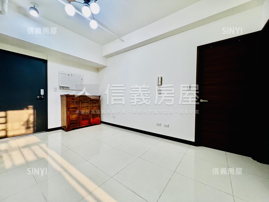 西屯急售２房車位房屋室內格局與周邊環境