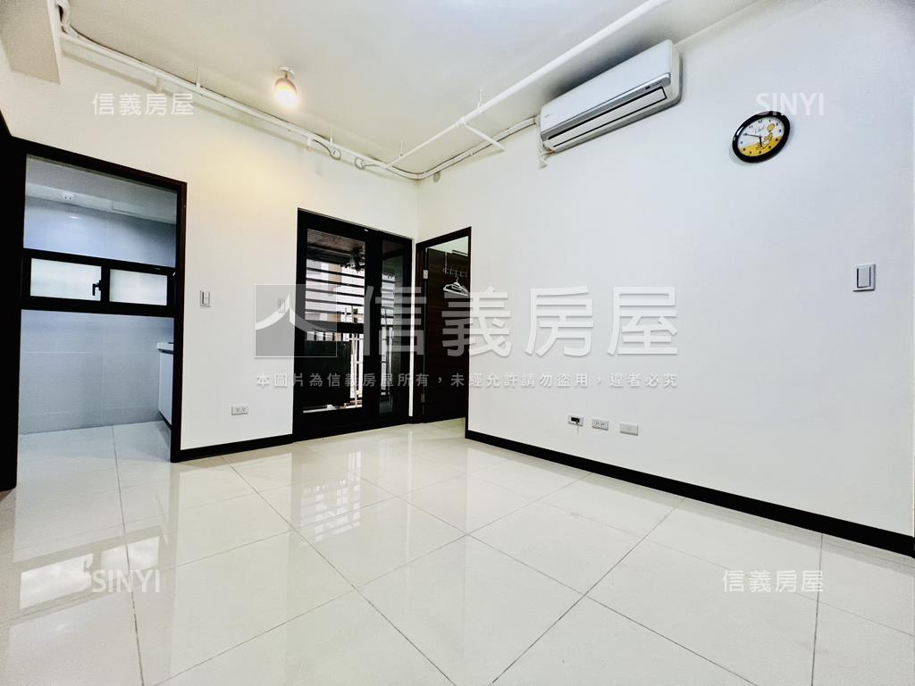 西屯急售２房車位房屋室內格局與周邊環境