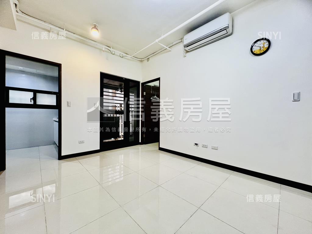 西屯急售２房車位房屋室內格局與周邊環境