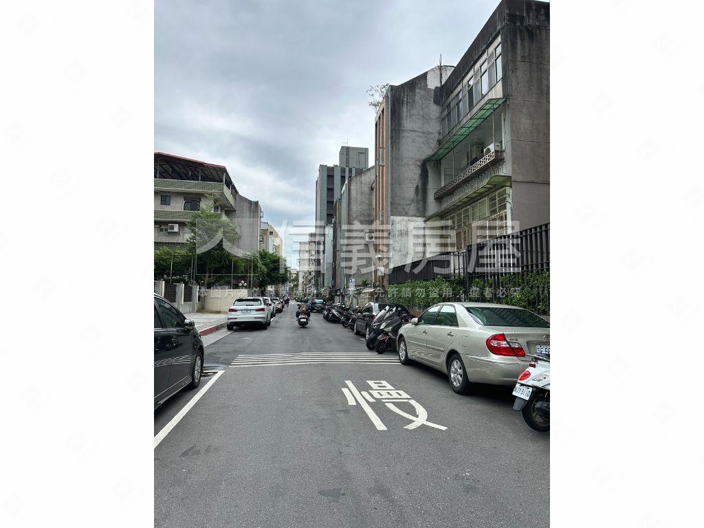 巨蛋金雞母歡迎預約房屋室內格局與周邊環境