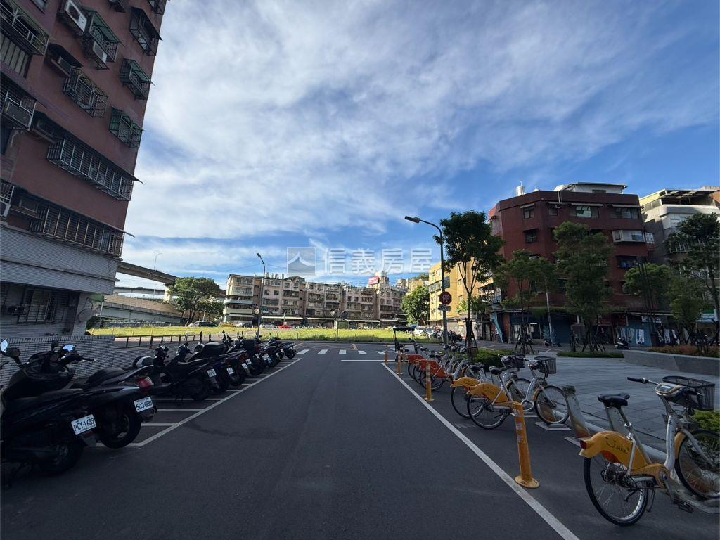 河濱力霸優質美裝潢房屋室內格局與周邊環境