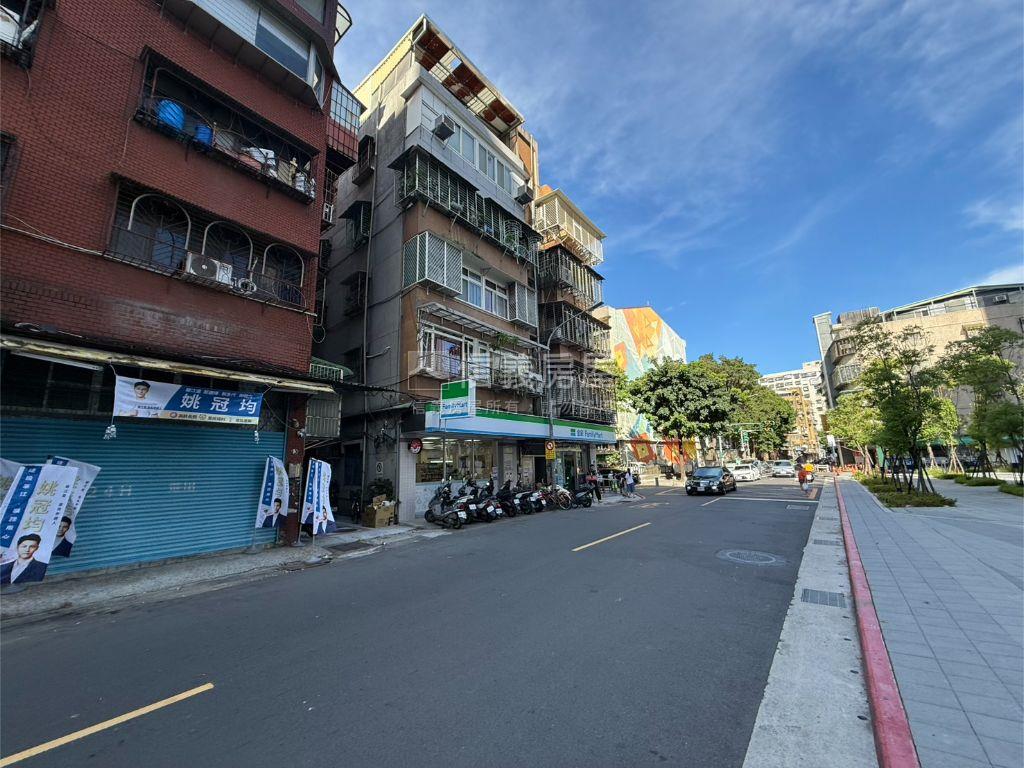 河濱力霸優質美裝潢房屋室內格局與周邊環境