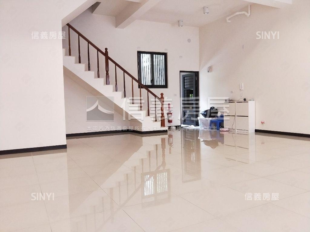 清邁雙衛浴美店面房屋室內格局與周邊環境