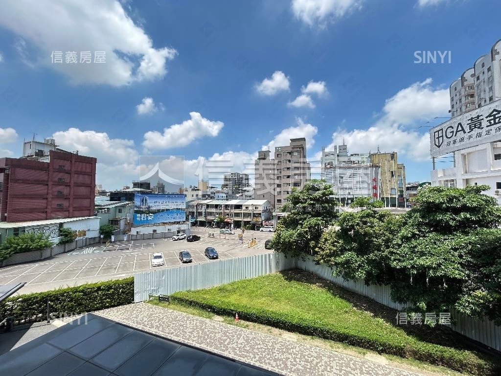 專任青峰錦四房視野雙平車房屋室內格局與周邊環境
