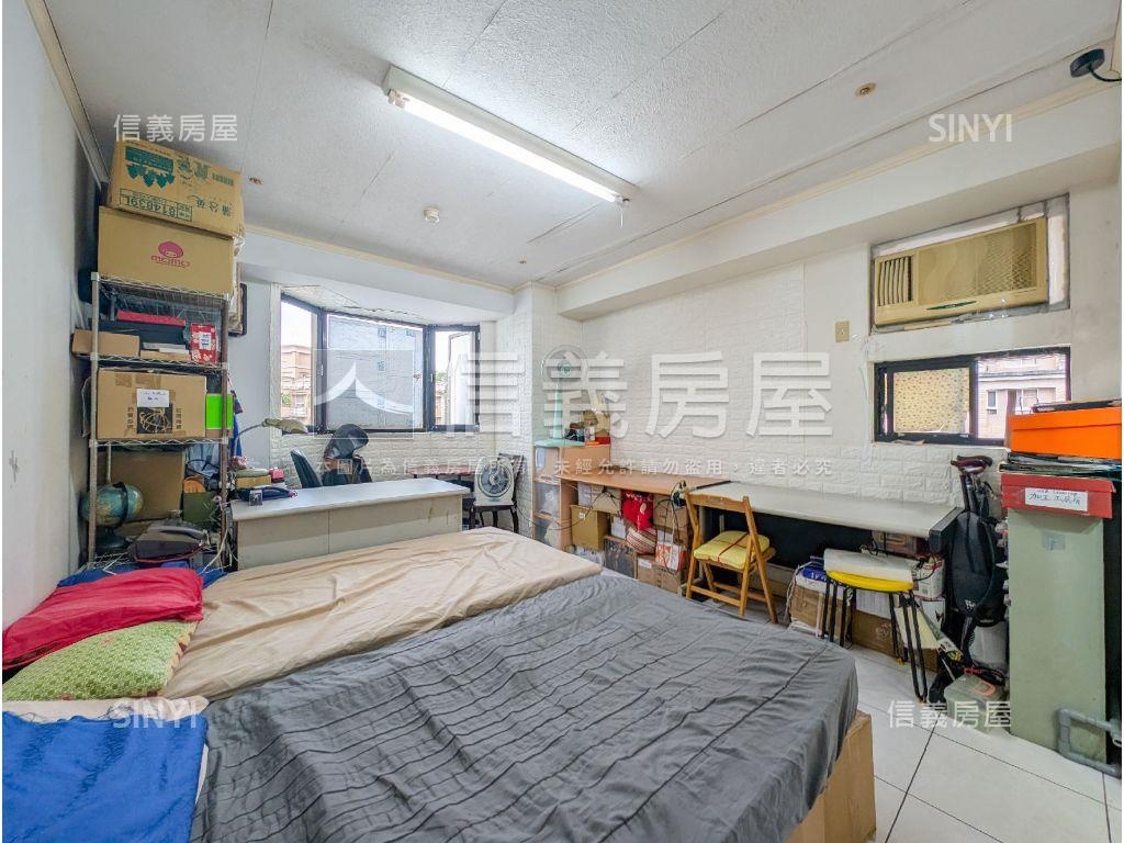 國泰晶鑽３＋１坡平車位房屋室內格局與周邊環境