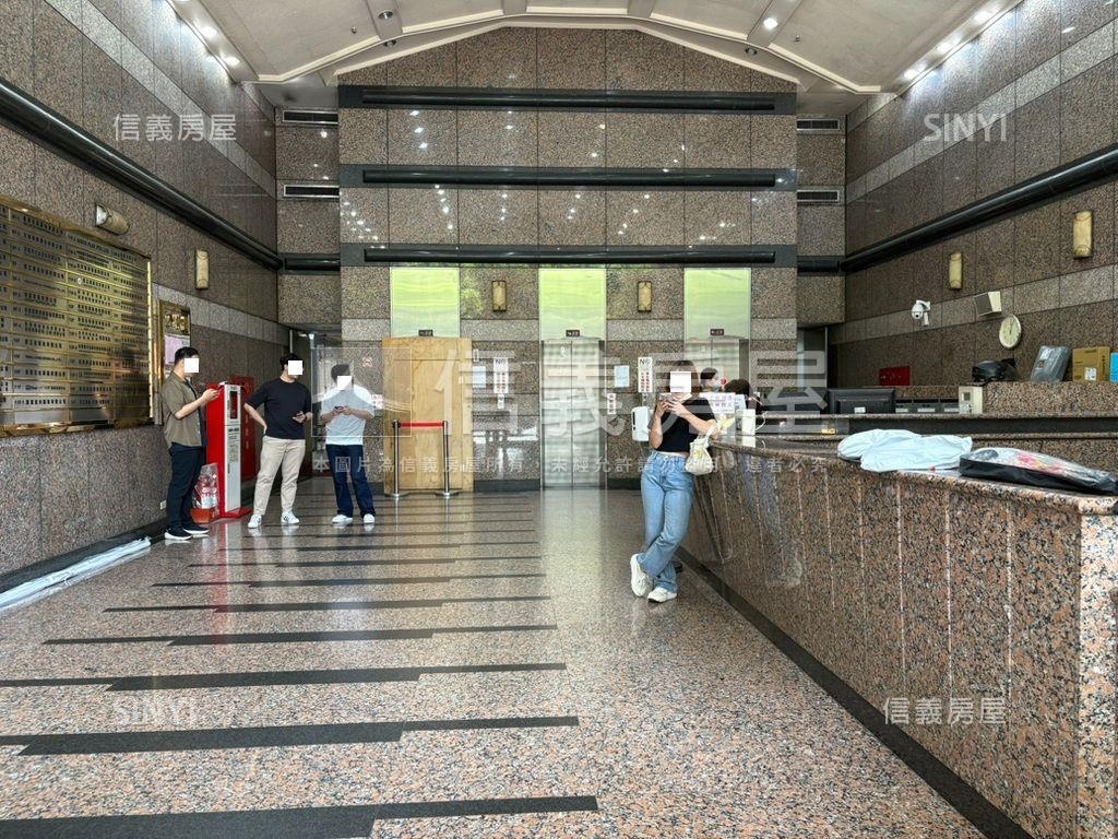 《雙捷運》美辦附車位房屋室內格局與周邊環境
