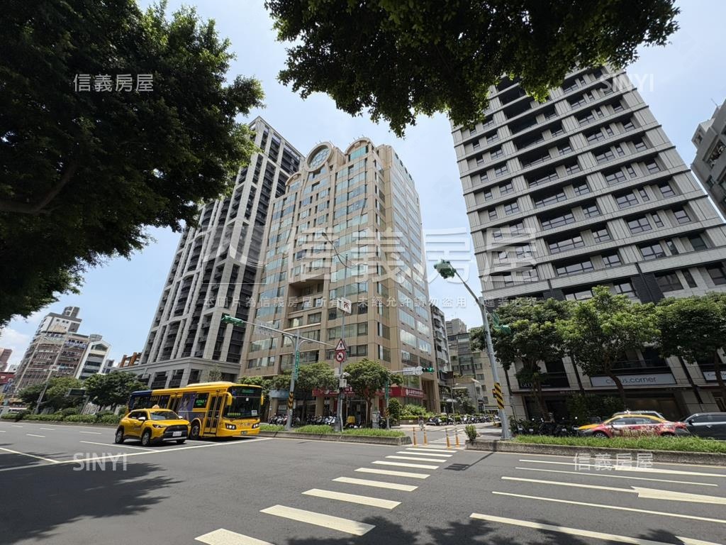 《雙捷運》美辦附車位房屋室內格局與周邊環境