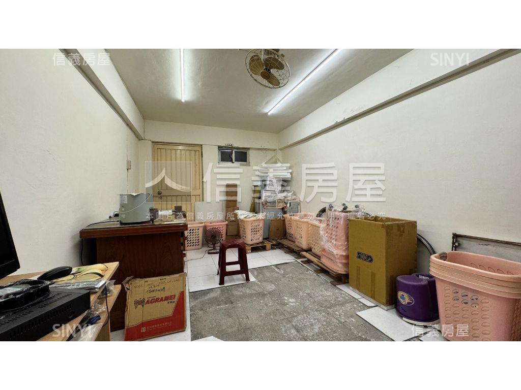 福港漂亮面寬金店面房屋室內格局與周邊環境