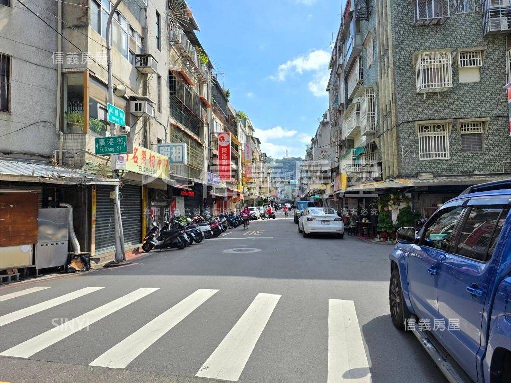 福港漂亮面寬金店面房屋室內格局與周邊環境