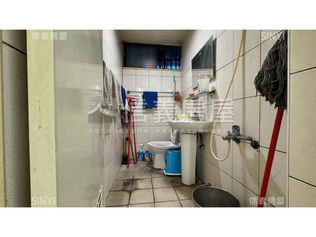 福港漂亮面寬金店面房屋室內格局與周邊環境