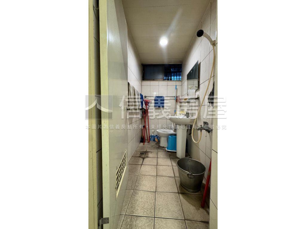 福港漂亮面寬金店面房屋室內格局與周邊環境