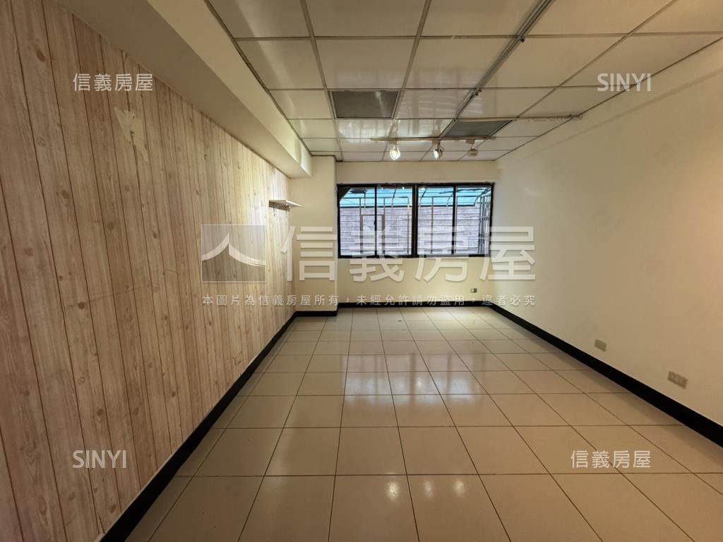 捷運中和站低總金店面房屋室內格局與周邊環境