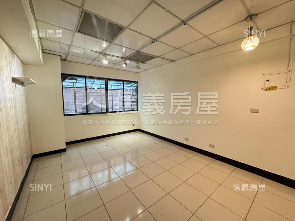 捷運中和站低總金店面房屋室內格局與周邊環境