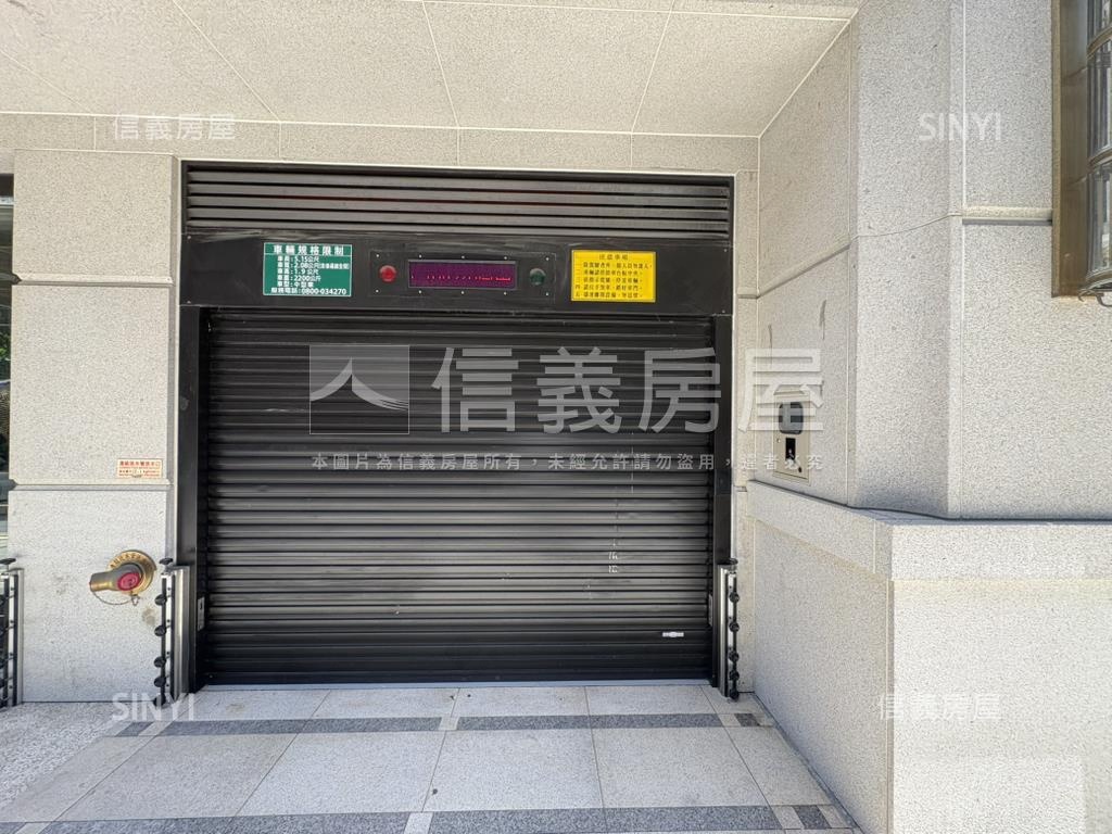 大安富筑時尚高樓車位房屋室內格局與周邊環境