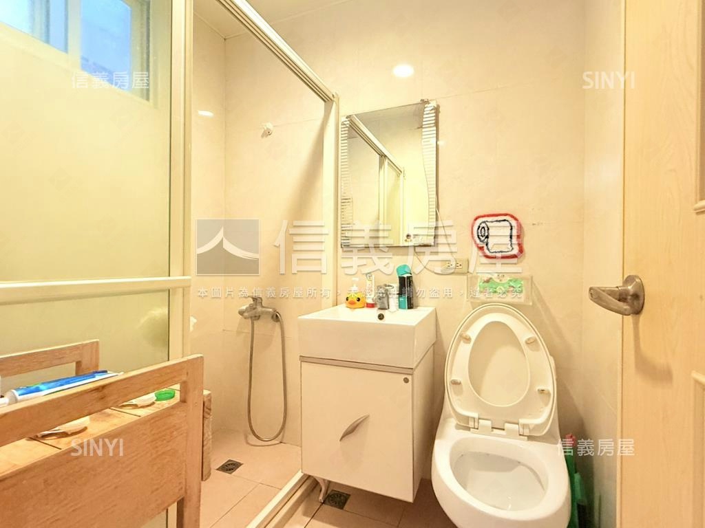光影透亮質感兩房衛浴有窗房屋室內格局與周邊環境