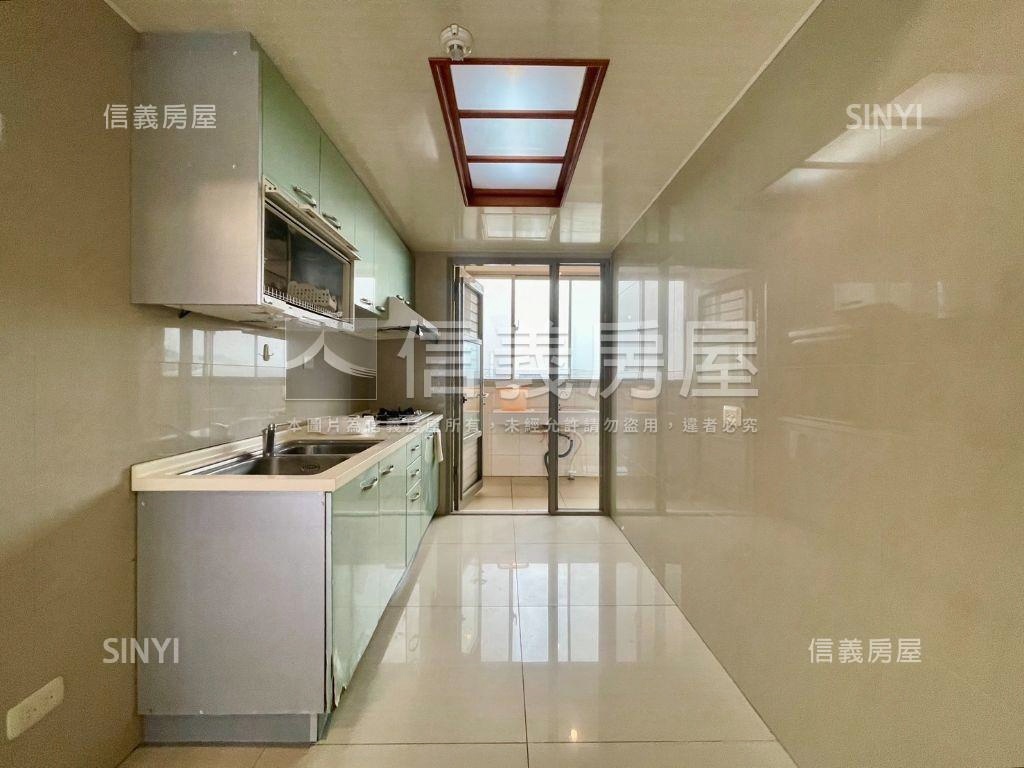 近Ａ１７大空間四房車位房屋室內格局與周邊環境