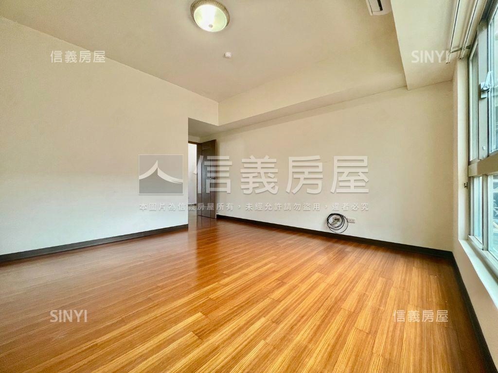 近Ａ１７大空間四房車位房屋室內格局與周邊環境