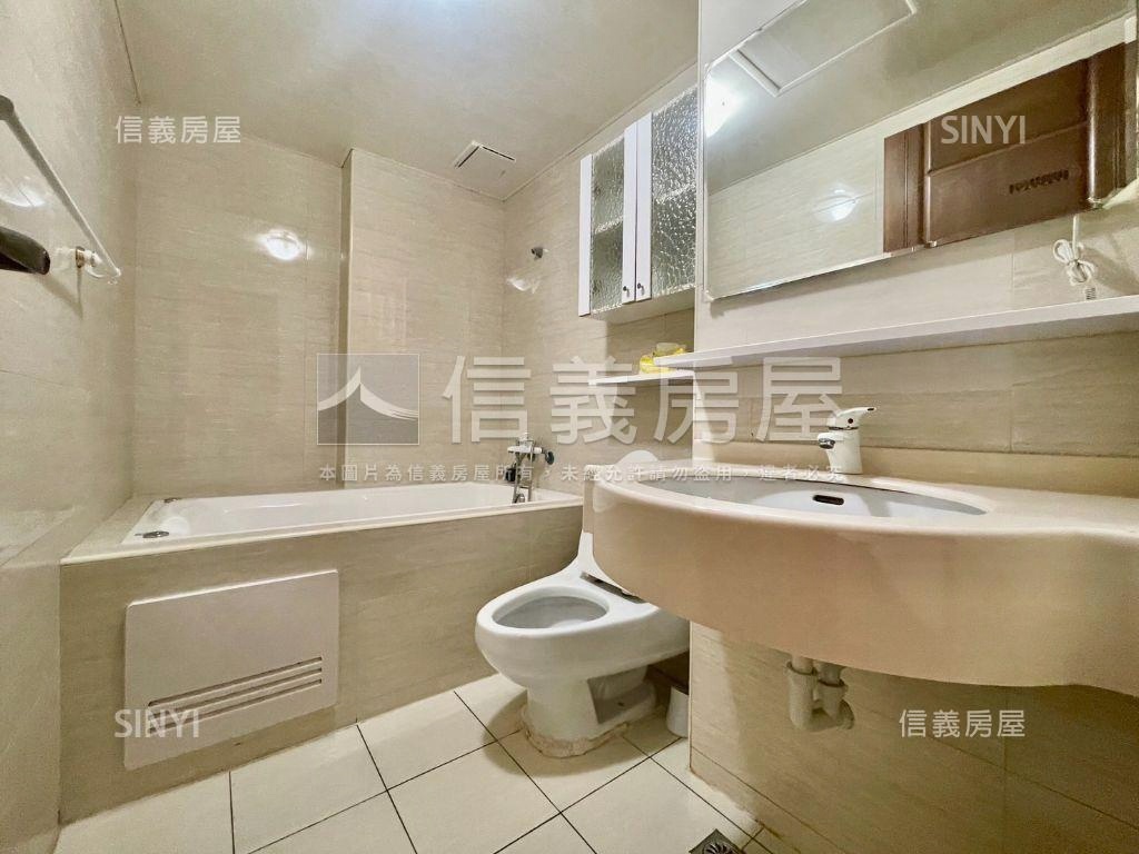 近Ａ１７大空間四房車位房屋室內格局與周邊環境