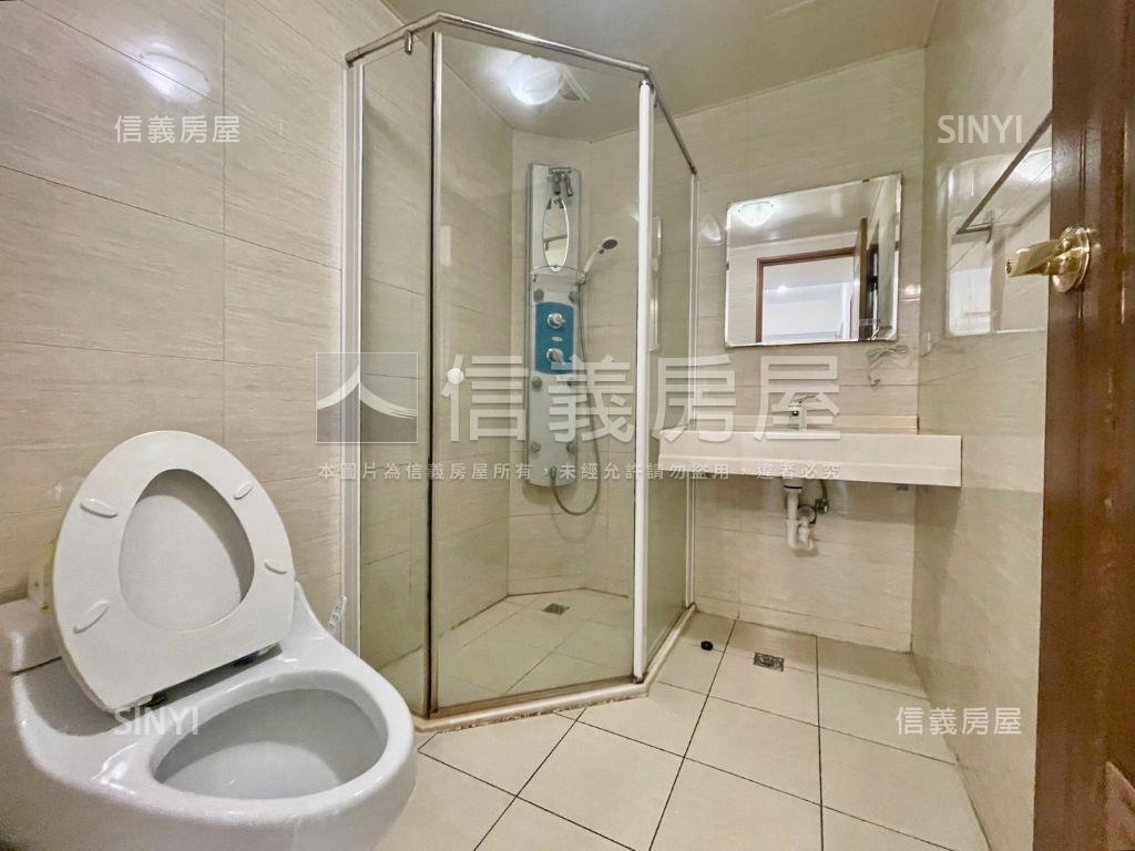 近Ａ１７大空間四房車位房屋室內格局與周邊環境