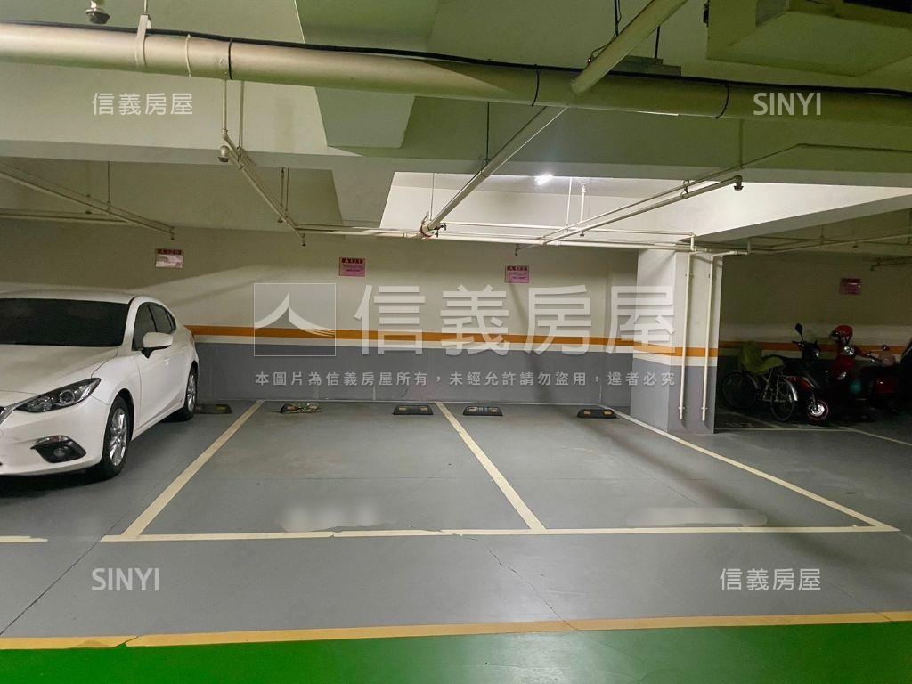 近Ａ１７大空間四房車位房屋室內格局與周邊環境