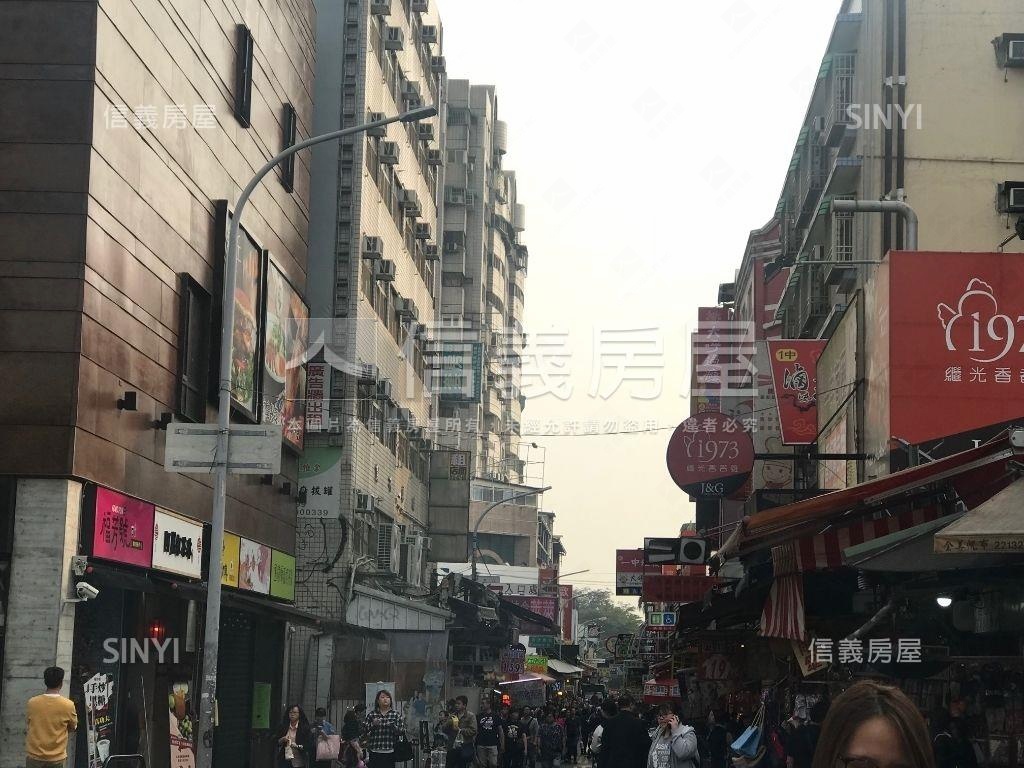 正一中商圈角間店面房屋室內格局與周邊環境