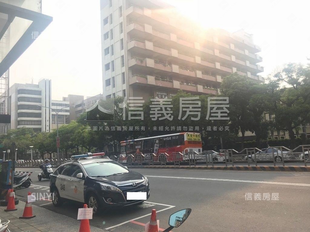 正一中商圈角間店面房屋室內格局與周邊環境