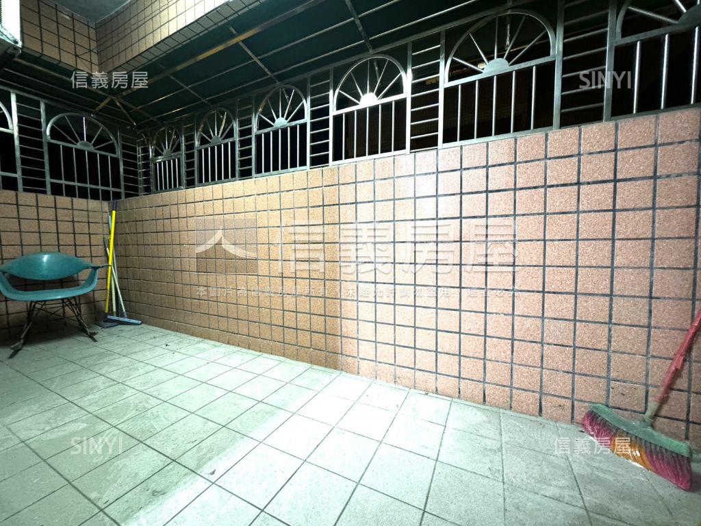 台北新界三房前後陽台房屋室內格局與周邊環境