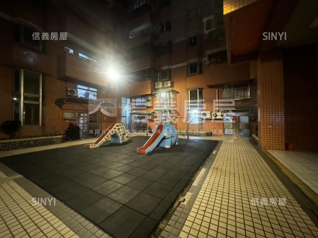 台北新界三房前後陽台房屋室內格局與周邊環境