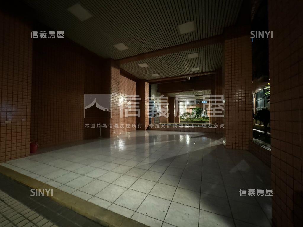台北新界三房前後陽台房屋室內格局與周邊環境