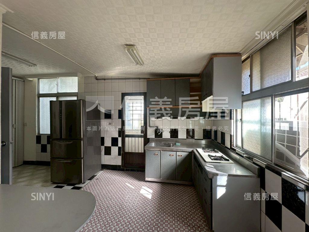 林森優質店面１＋２樓房屋室內格局與周邊環境