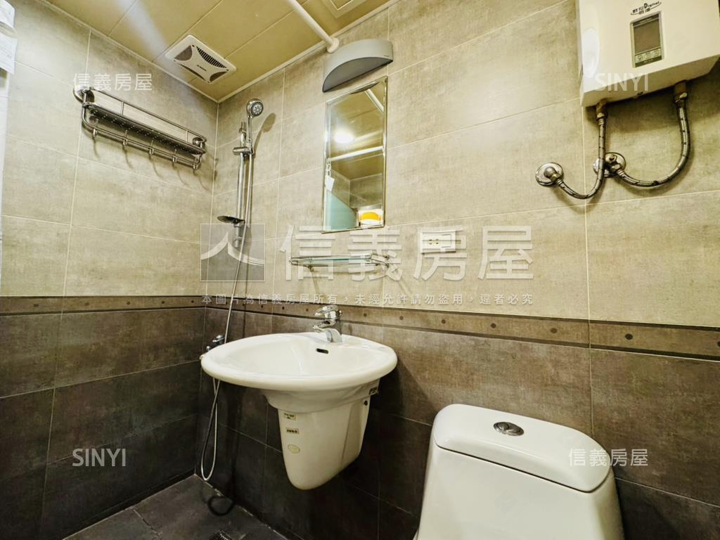 Ｒ８三多ＳＯＧＯ裝潢美宅房屋室內格局與周邊環境