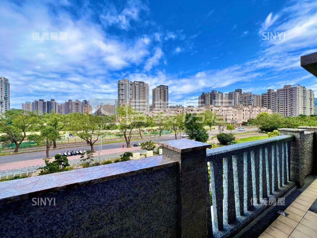 銀河稀有邊間露臺無暗廳房屋室內格局與周邊環境