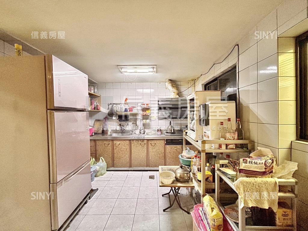 幸福樓中樓帶坡平車房屋室內格局與周邊環境