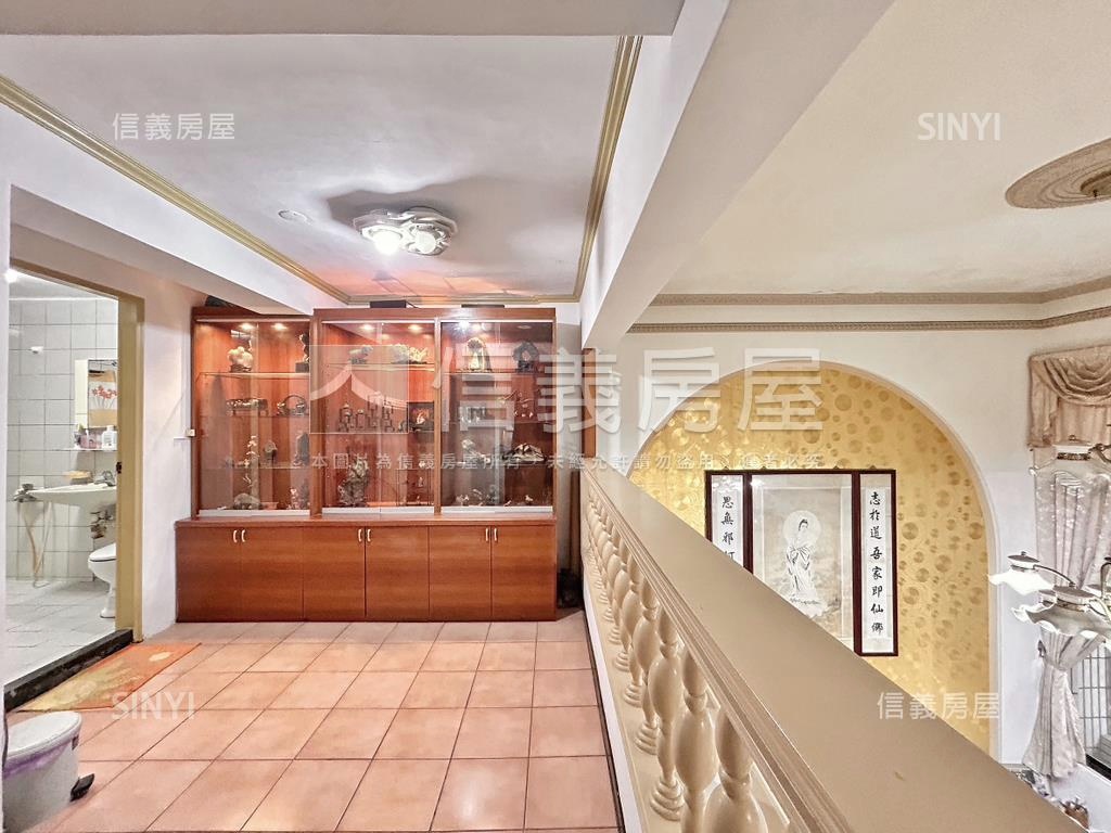 幸福樓中樓帶坡平車房屋室內格局與周邊環境