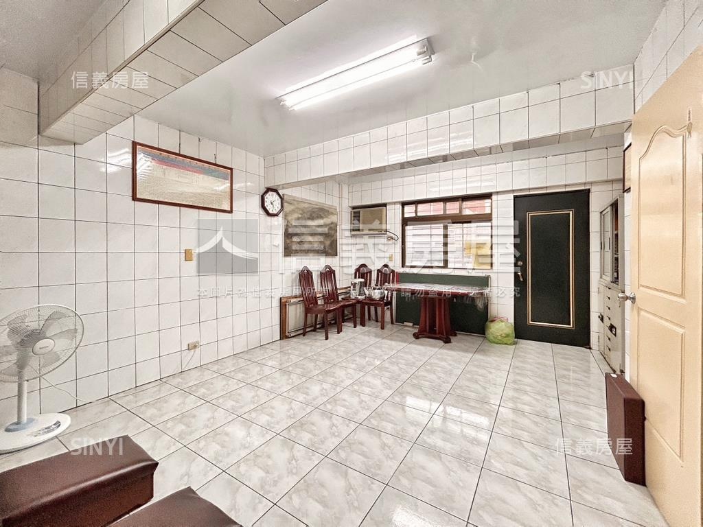 幸福樓中樓帶坡平車房屋室內格局與周邊環境