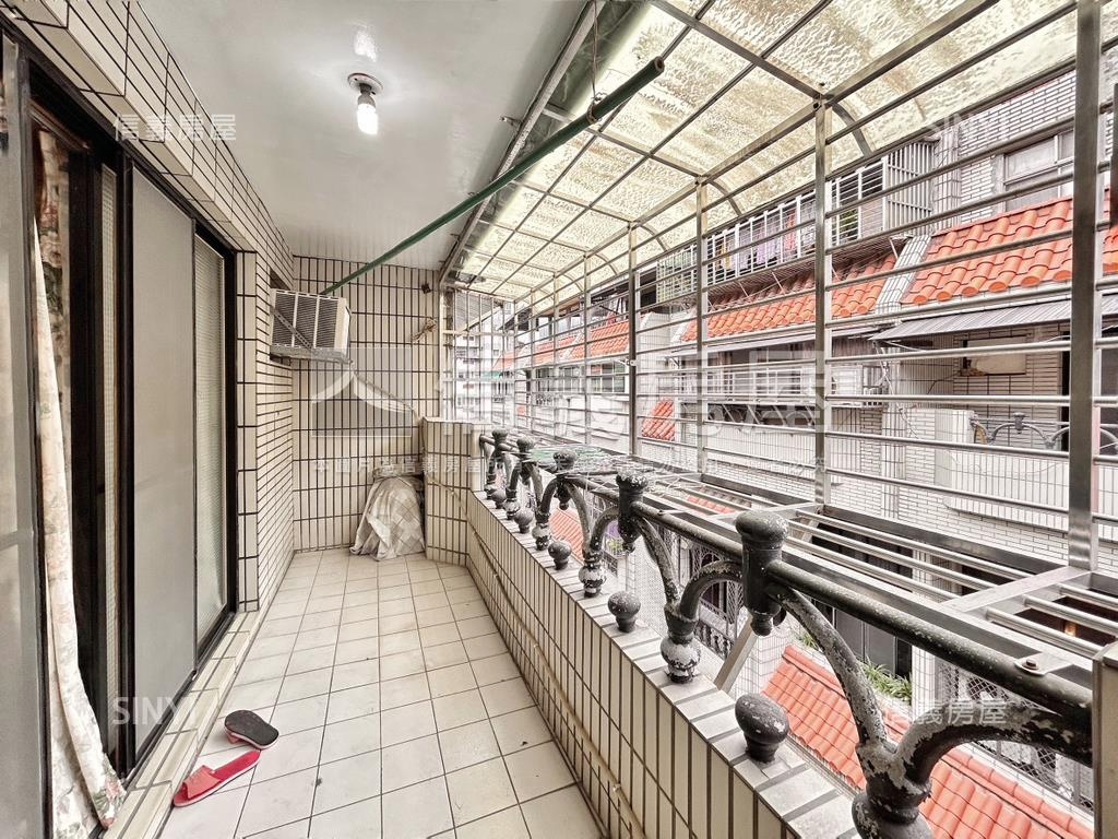 幸福樓中樓帶坡平車房屋室內格局與周邊環境