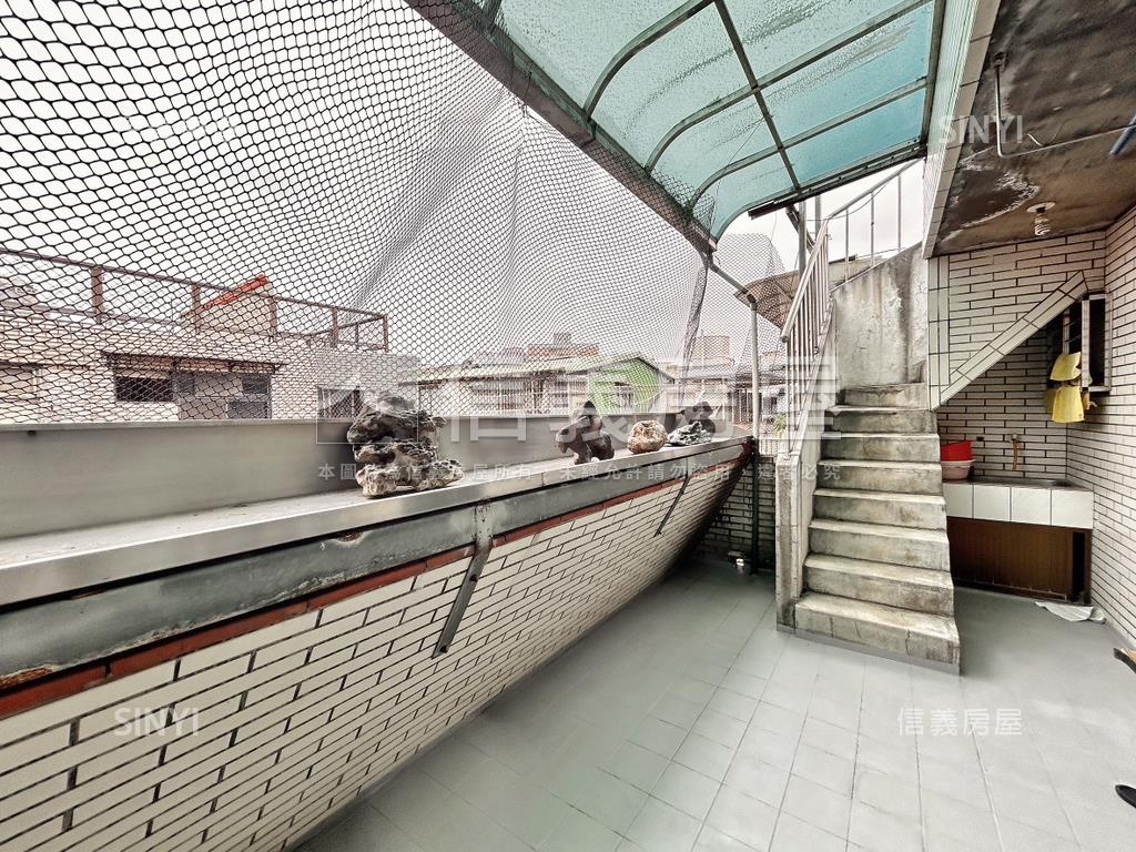 幸福樓中樓帶坡平車房屋室內格局與周邊環境