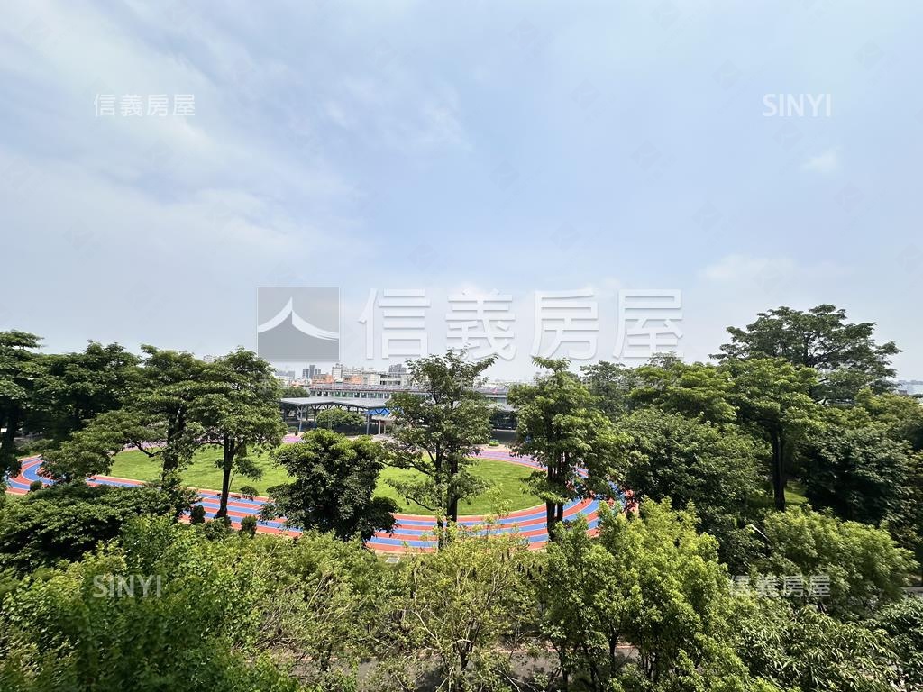 硯１２面學校樹梢戶房屋室內格局與周邊環境