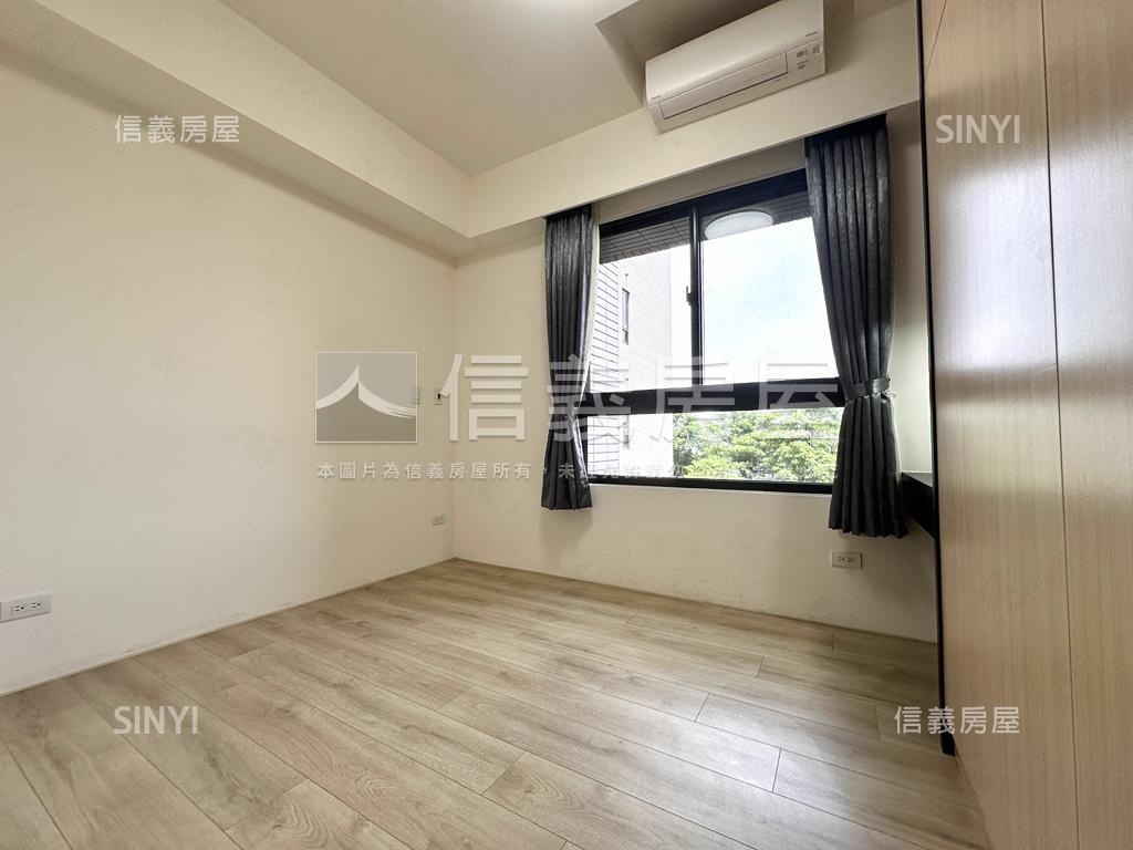 硯１２面學校樹梢戶房屋室內格局與周邊環境