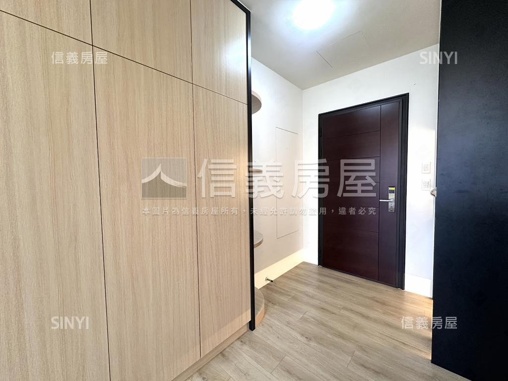硯１２面學校樹梢戶房屋室內格局與周邊環境