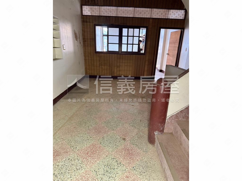 稀有臨路透天大空間房屋室內格局與周邊環境