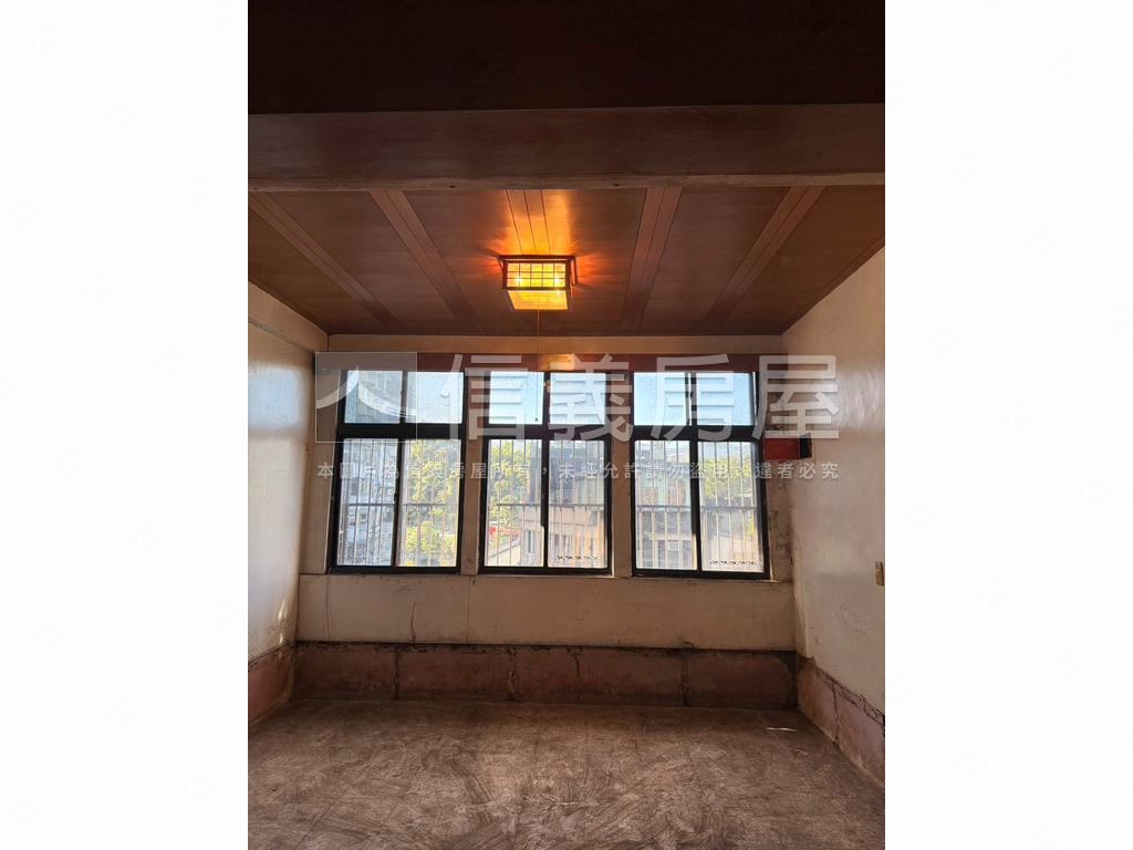 稀有臨路透天大空間房屋室內格局與周邊環境