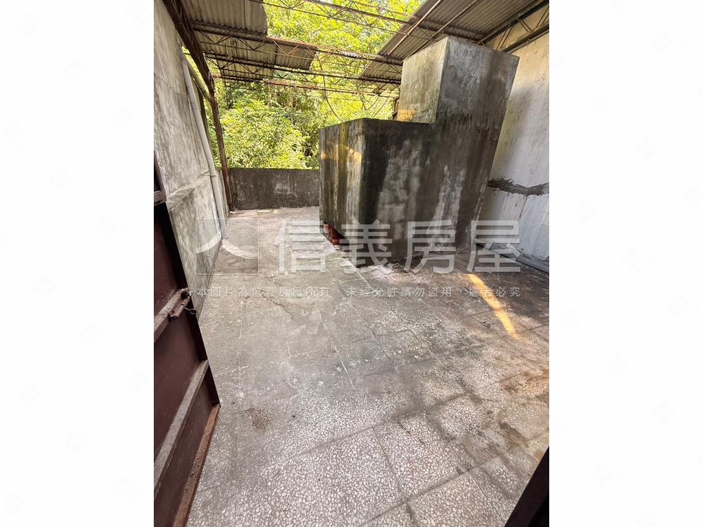 稀有臨路透天大空間房屋室內格局與周邊環境