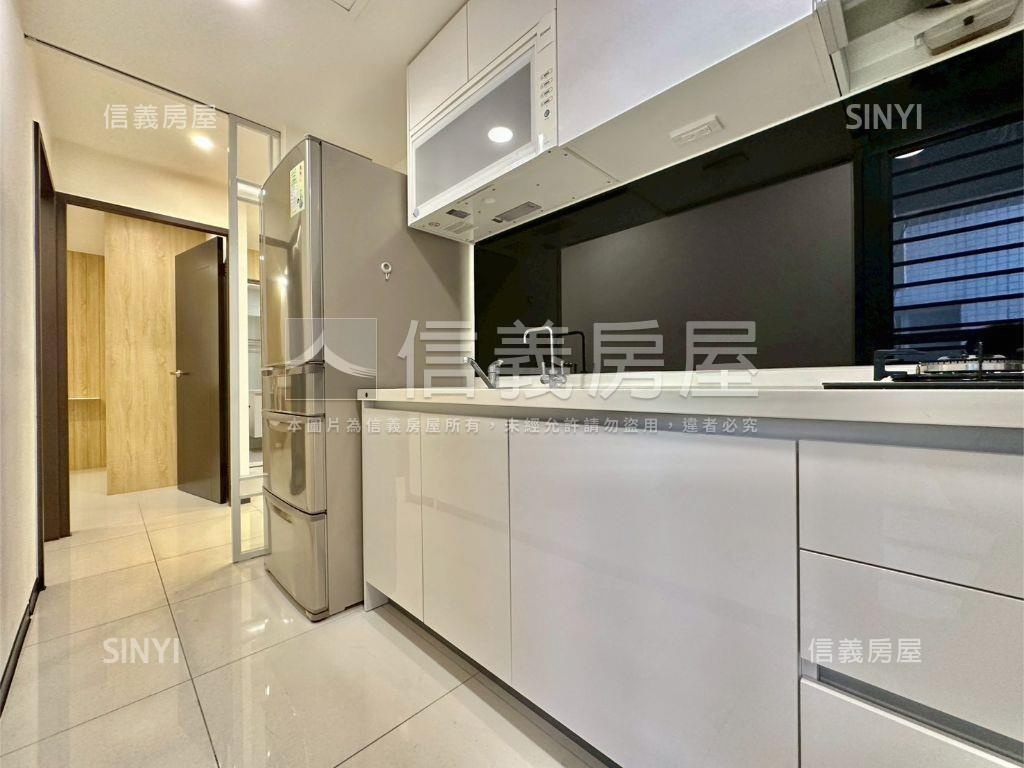 捷運站旁裝潢兩房平車房屋室內格局與周邊環境