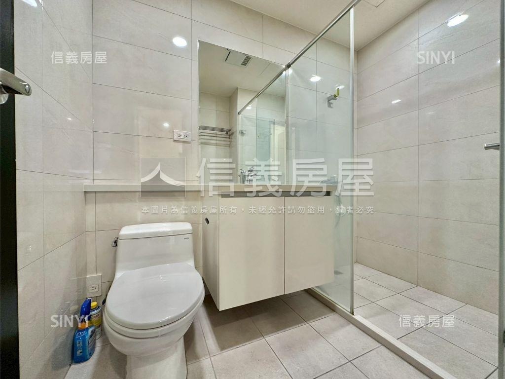 捷運站旁裝潢兩房平車房屋室內格局與周邊環境