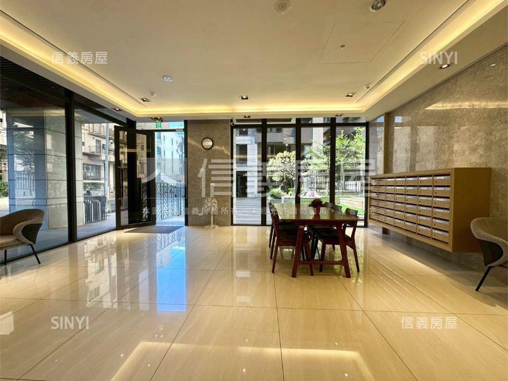 捷運站旁裝潢兩房平車房屋室內格局與周邊環境