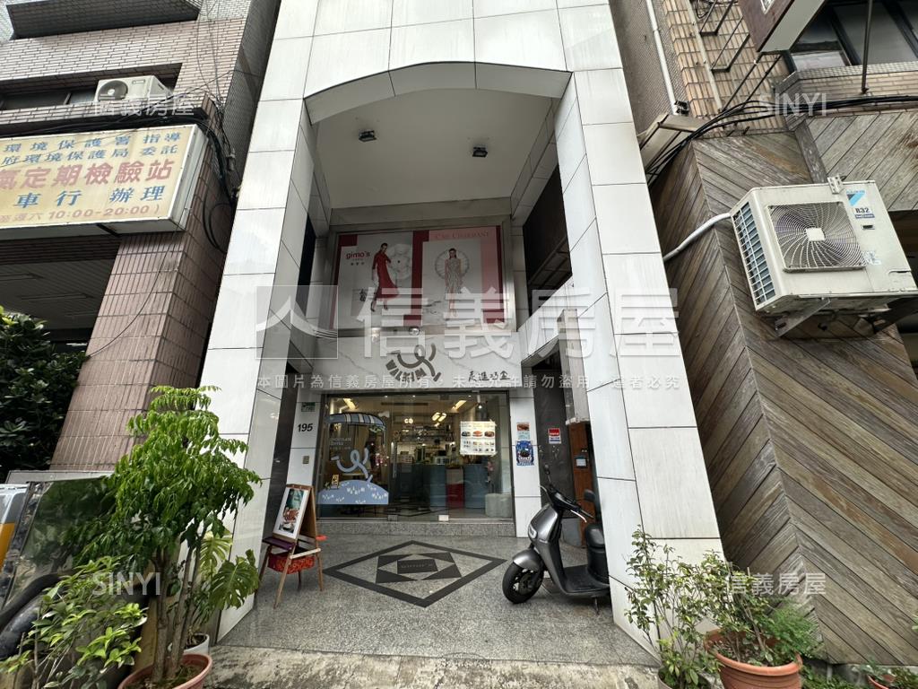 長安西重慶整棟電梯透天房屋室內格局與周邊環境